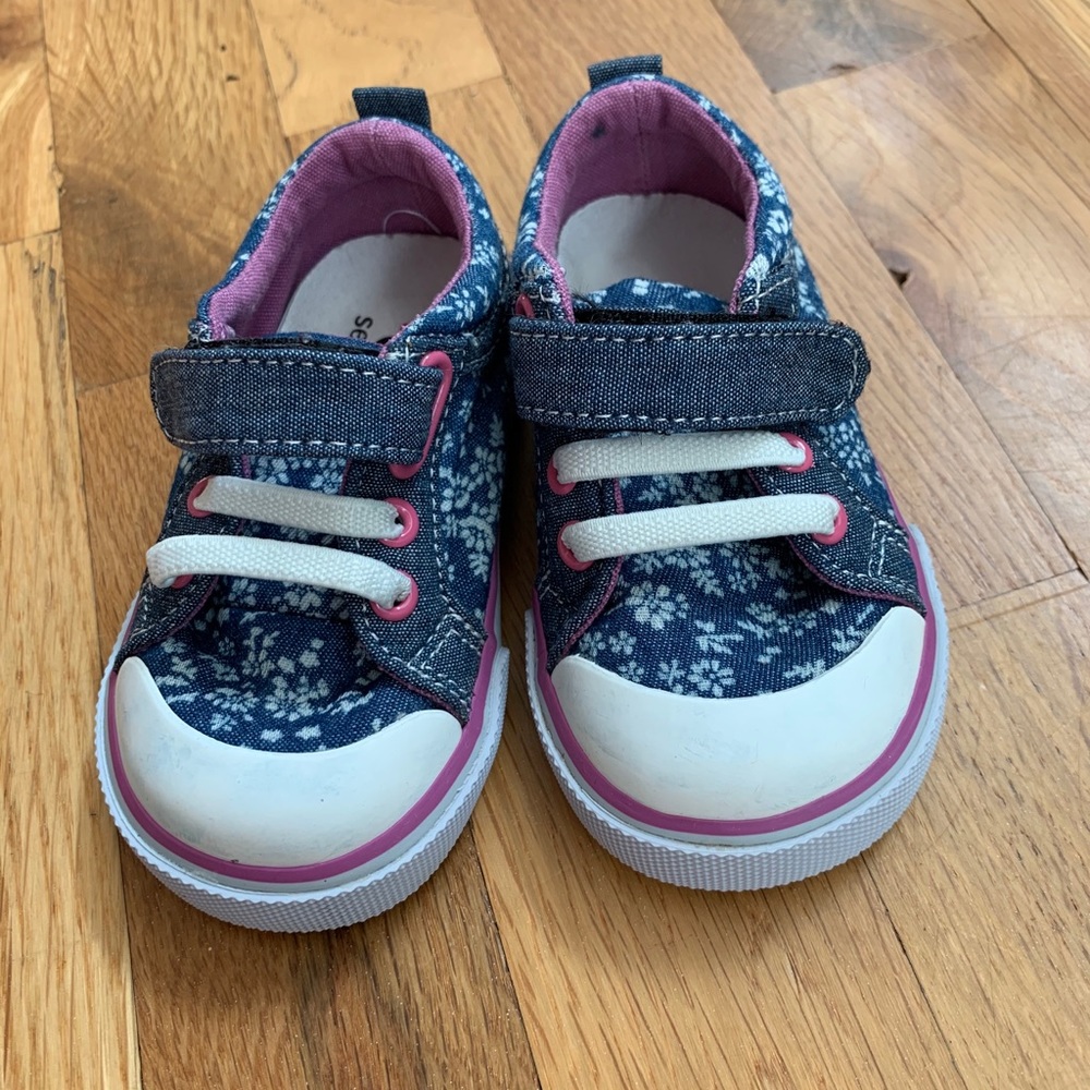 See Kai Run Kristen Blue Flowers size 5